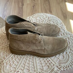 New Vince men’s booties never worn